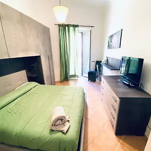 https://skip-intro-apartment.taorminaitalyhotels.com